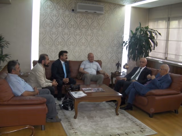 Bahadın Belediye Başkanı Sn. Dilaver Özcan Yenimahalle Belediyesi Başkanı ve T.C.İç Anadolu Belediyeler Birliği Başkanı Sn. Fethi Yaşarı makamında Ziyaret Etti.