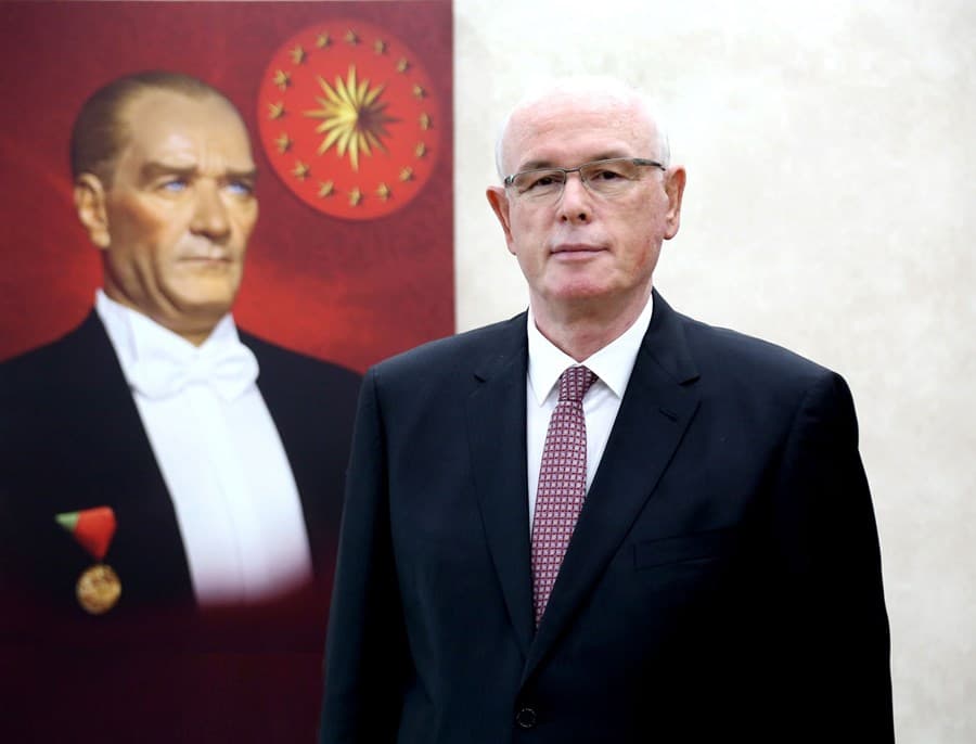 Kazım Kurt portresi